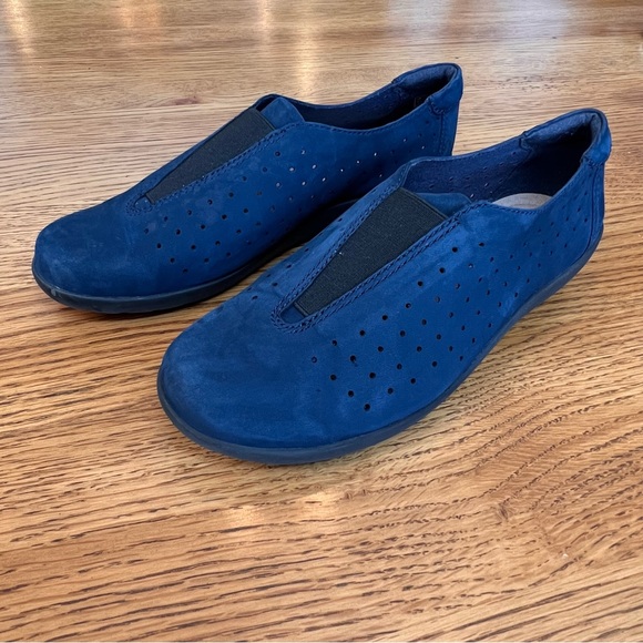 ⭐️ Clarks Navy Medora Gemma Nubuck Slip-On Shoe Size 7 - Picture 12 of 14